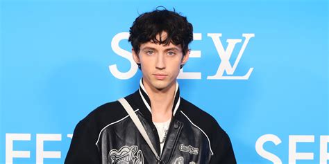 troye sivan thirst trap|Troye Sivans Steamy New Thirst Trap Is Giving Us a。